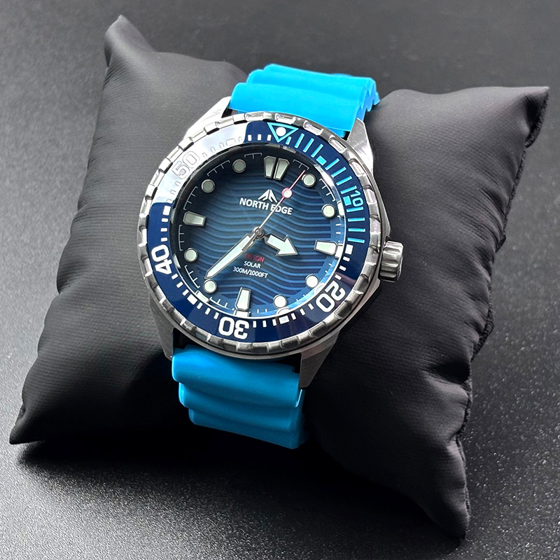 NORTH EDGE 2026 New TRITON Sol - Solar Powered Watch recension och pris