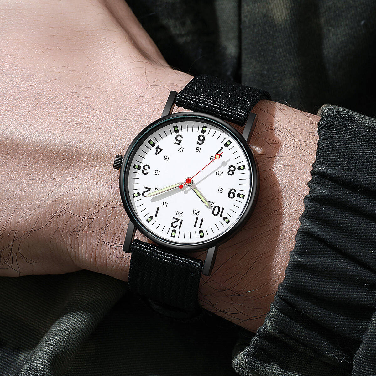 Men Watches Casual Nylon Band  - Solar Powered Watch recension och pris